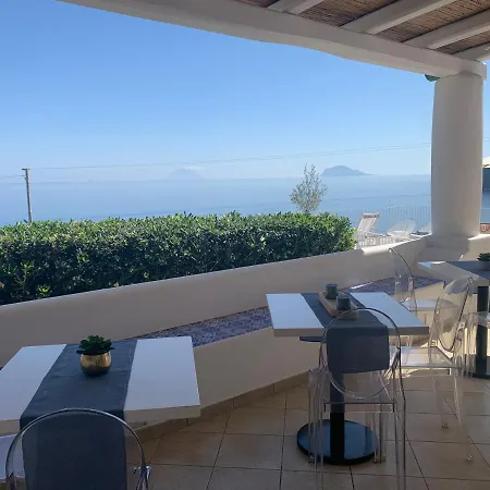 'a Alera & Breakfast Nocleg ze śniadaniem Malfa (Salina)