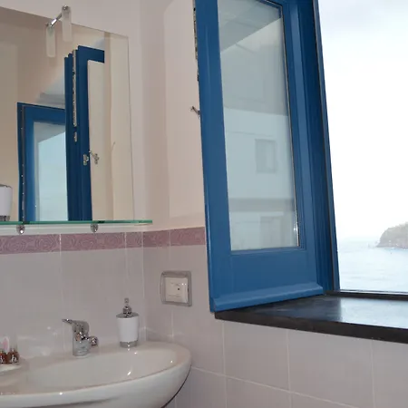 'a Alera & Breakfast Nocleg ze śniadaniem Malfa (Salina)