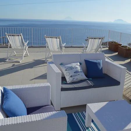 'a Alera & Breakfast Nocleg ze śniadaniem Malfa (Salina)