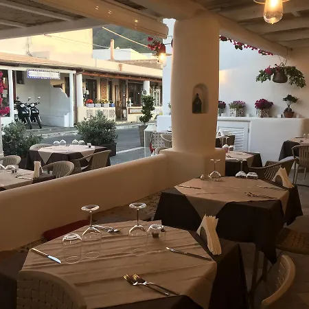 'a Alera & Breakfast Nocleg ze śniadaniem Malfa (Salina)